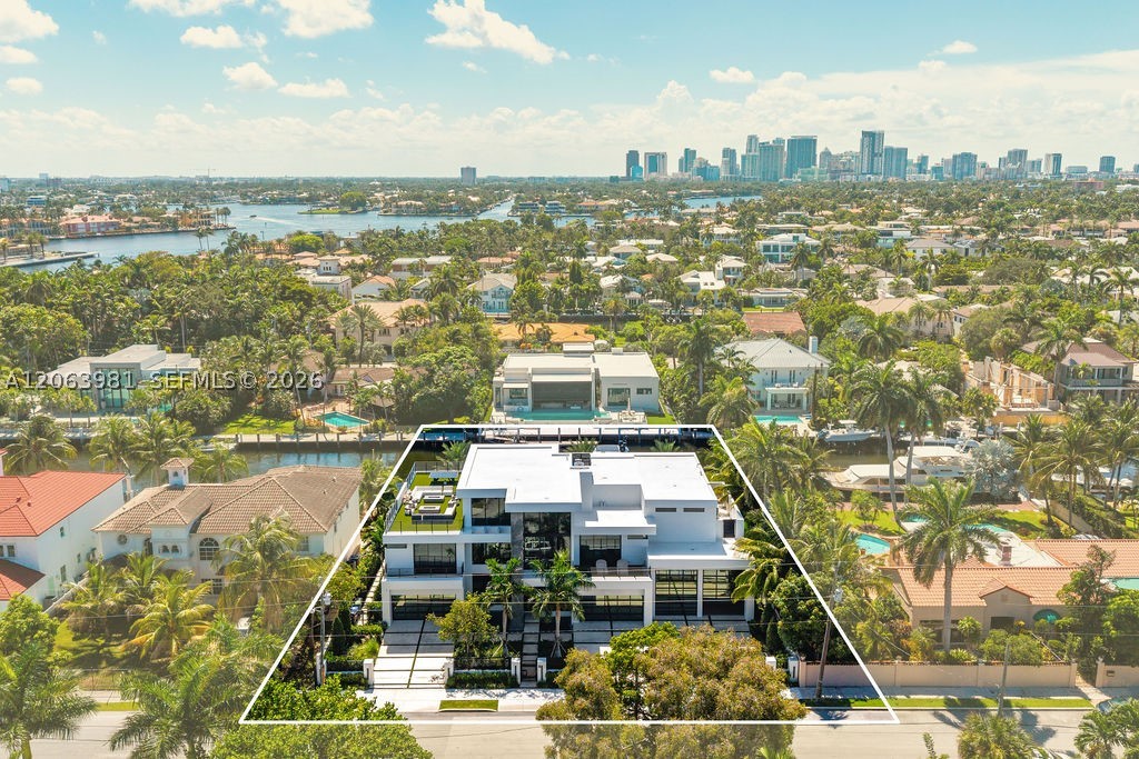 725 Poinciana Dr Fort Lauderdale, FL 33301
