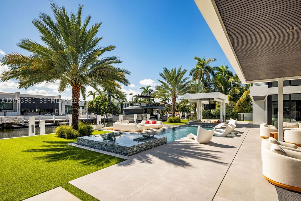 725 Poinciana Dr Fort Lauderdale, FL 33301