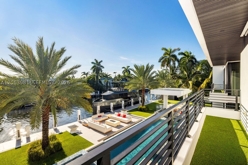 725 Poinciana Dr Fort Lauderdale, FL 33301