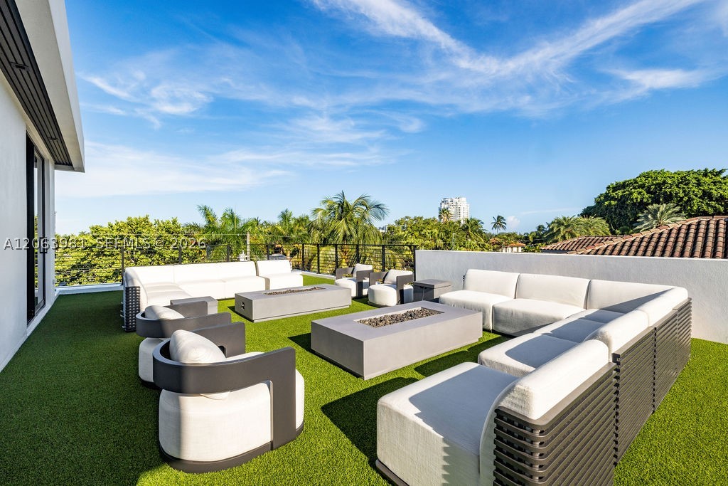 725 Poinciana Dr Fort Lauderdale, FL 33301