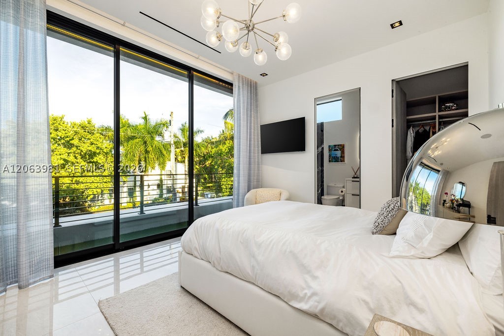 725 Poinciana Dr Fort Lauderdale, FL 33301