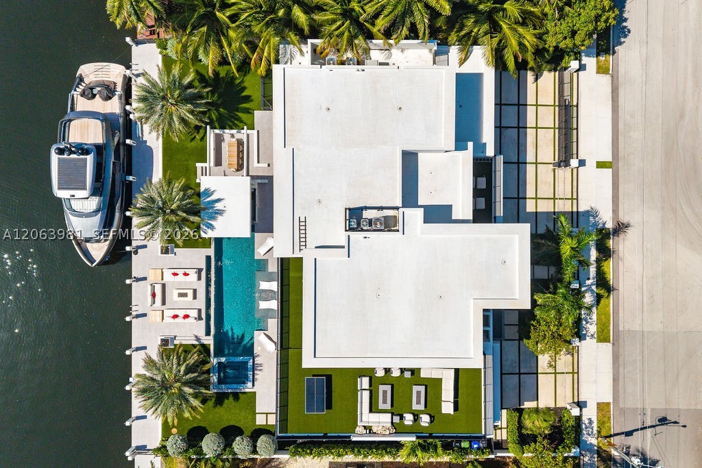 725 Poinciana Dr Fort Lauderdale, FL 33301