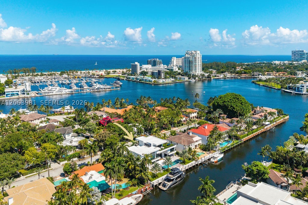 725 Poinciana Dr Fort Lauderdale, FL 33301