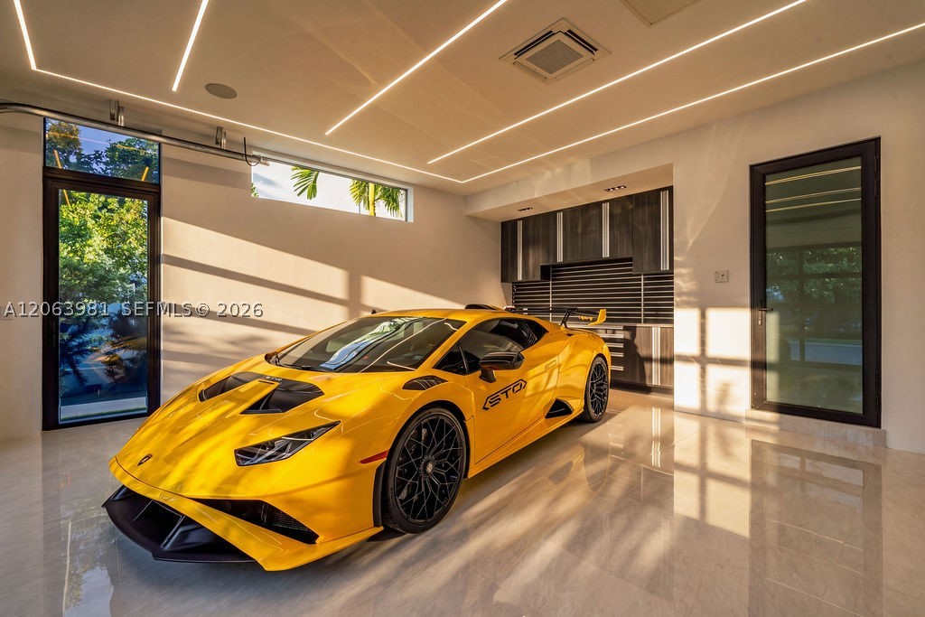 725 Poinciana Dr Fort Lauderdale, FL 33301