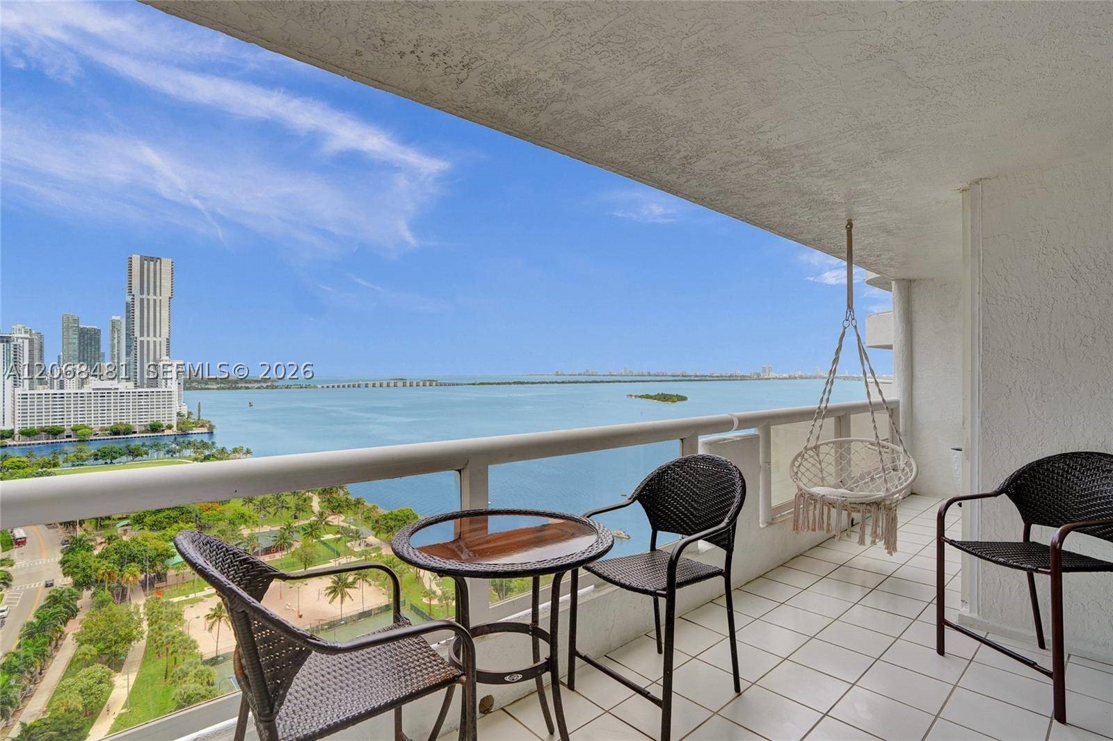 1717 N Bayshore Dr #A-2440