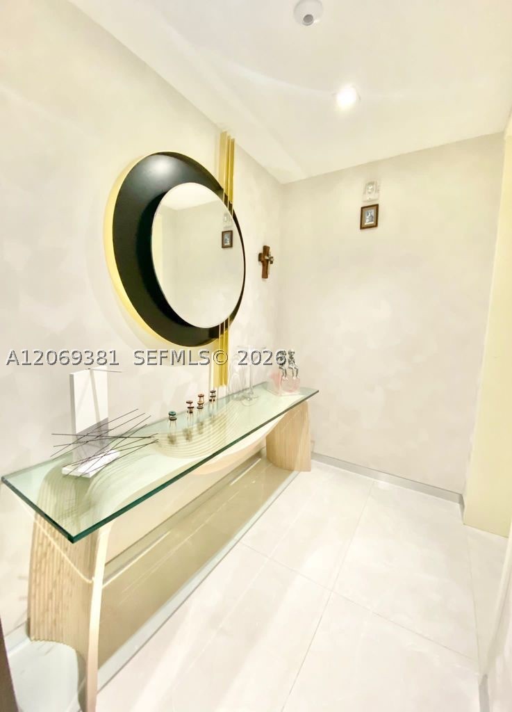 16901 Collins Ave #701 Sunny Isles Beach, FL 33160