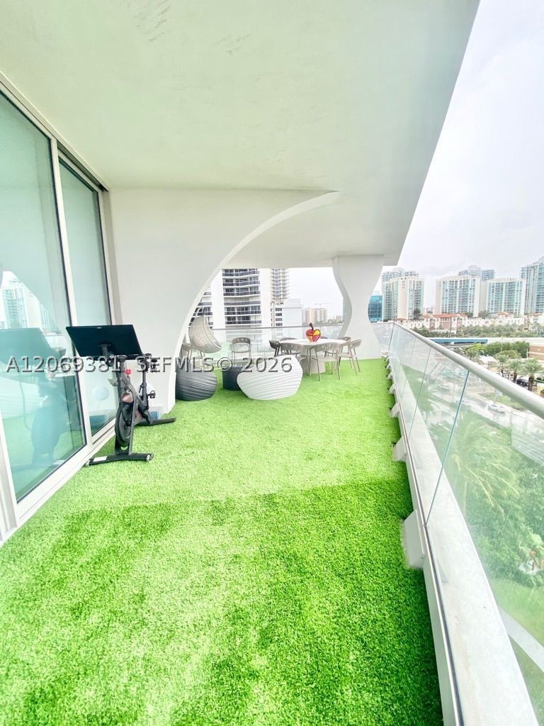 16901 Collins Ave #701 Sunny Isles Beach, FL 33160