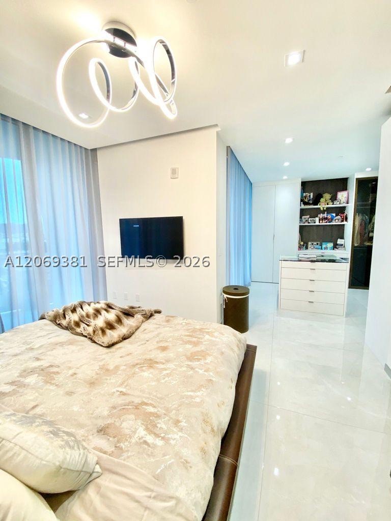 16901 Collins Ave #701 Sunny Isles Beach, FL 33160