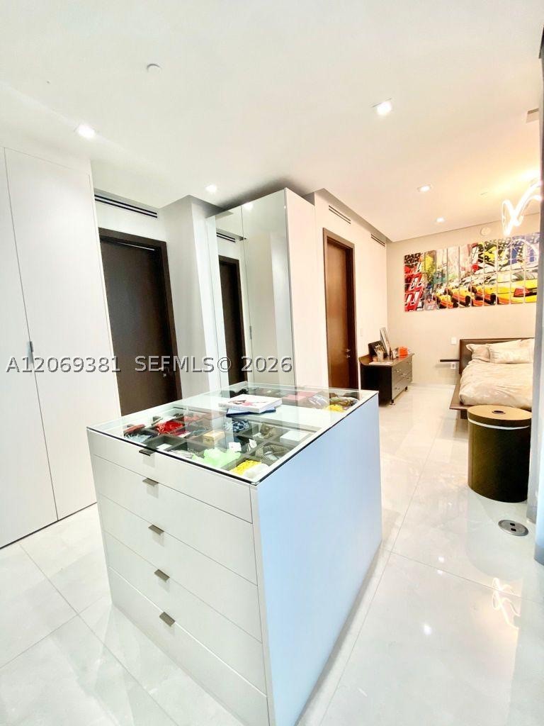 16901 Collins Ave #701 Sunny Isles Beach, FL 33160
