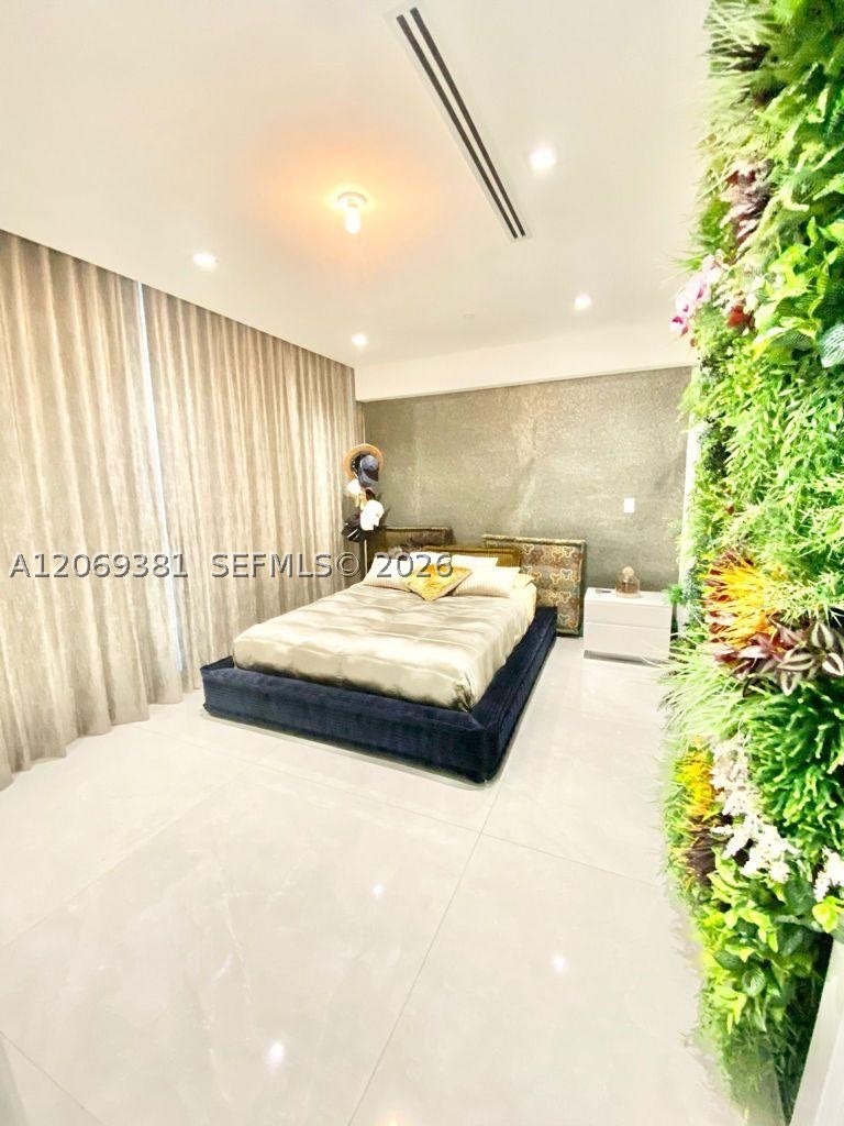 16901 Collins Ave #701 Sunny Isles Beach, FL 33160
