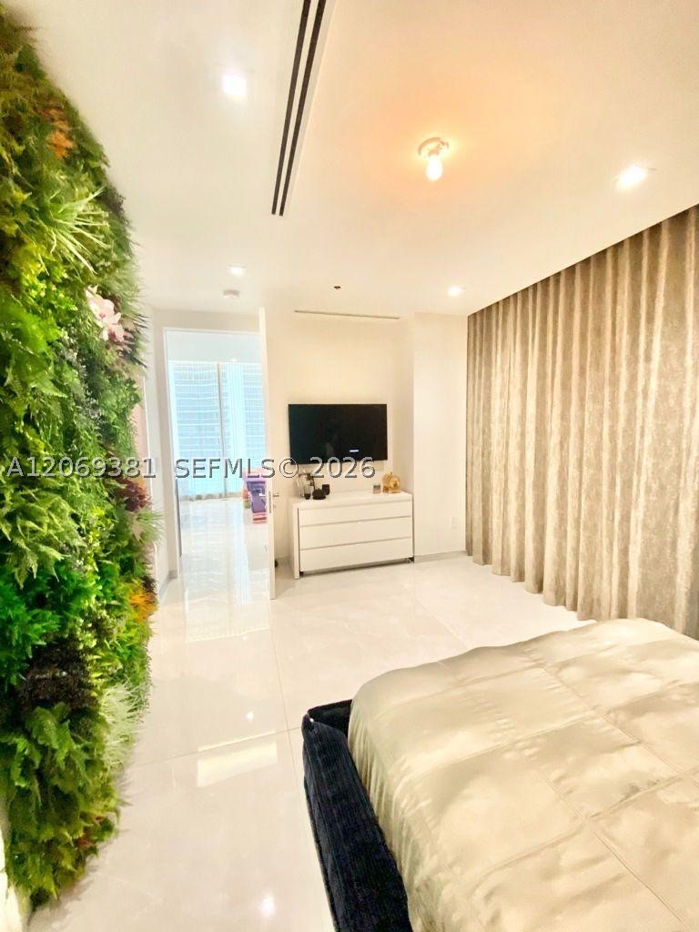 16901 Collins Ave #701 Sunny Isles Beach, FL 33160