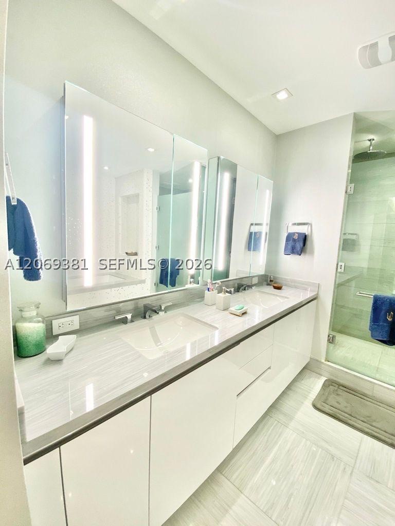16901 Collins Ave #701 Sunny Isles Beach, FL 33160