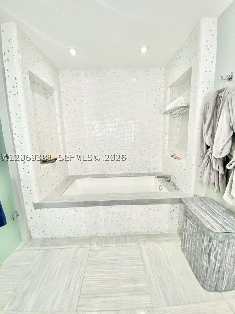 16901 Collins Ave #701 Sunny Isles Beach, FL 33160