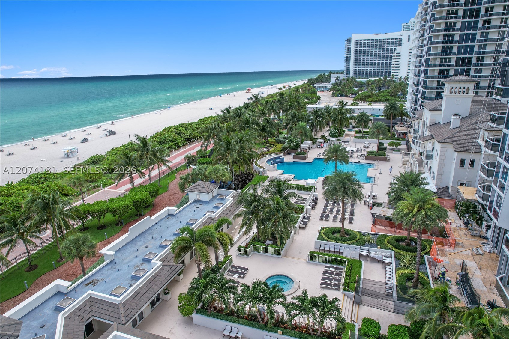 4775 Collins Ave #2208