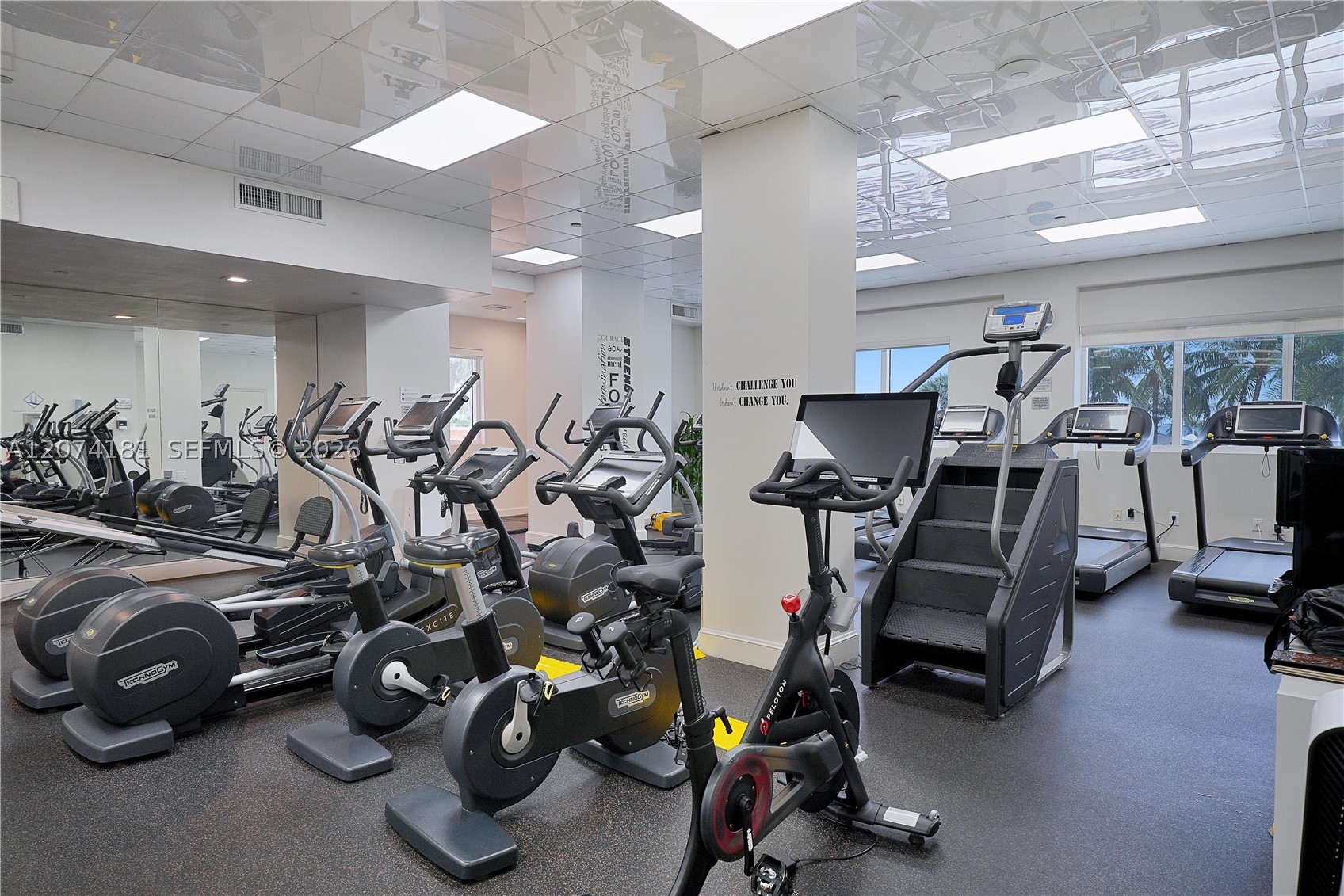 4775 Collins Ave #2208 Miami Beach, FL 33140
