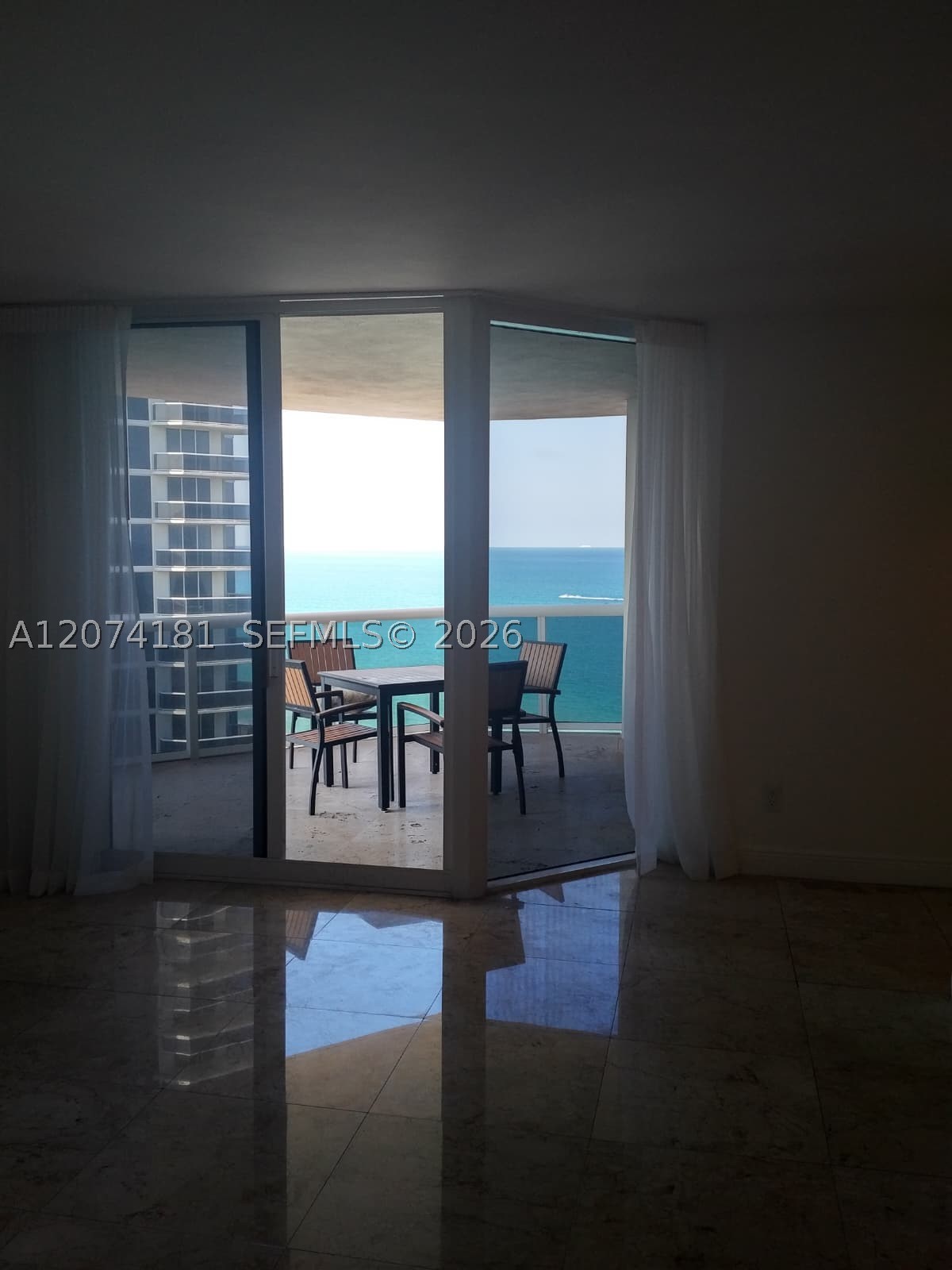 4775 Collins Ave #2208 Miami Beach, FL 33140