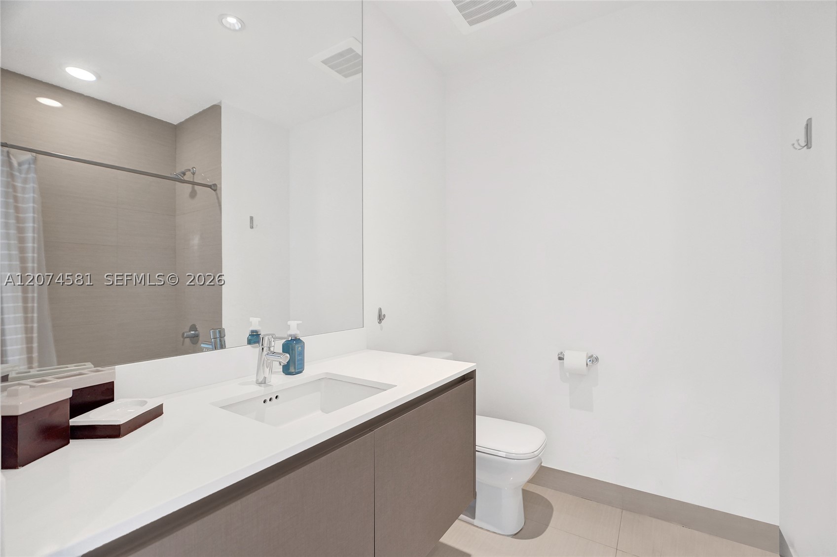 3250 NE 188th St #501 Aventura, FL 33180