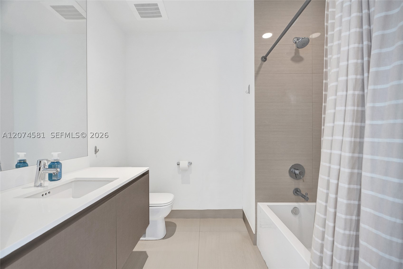 3250 NE 188th St #501 Aventura, FL 33180