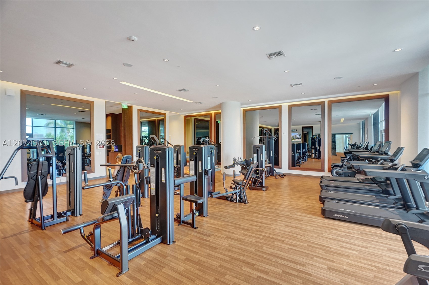 3250 NE 188th St #501 Aventura, FL 33180