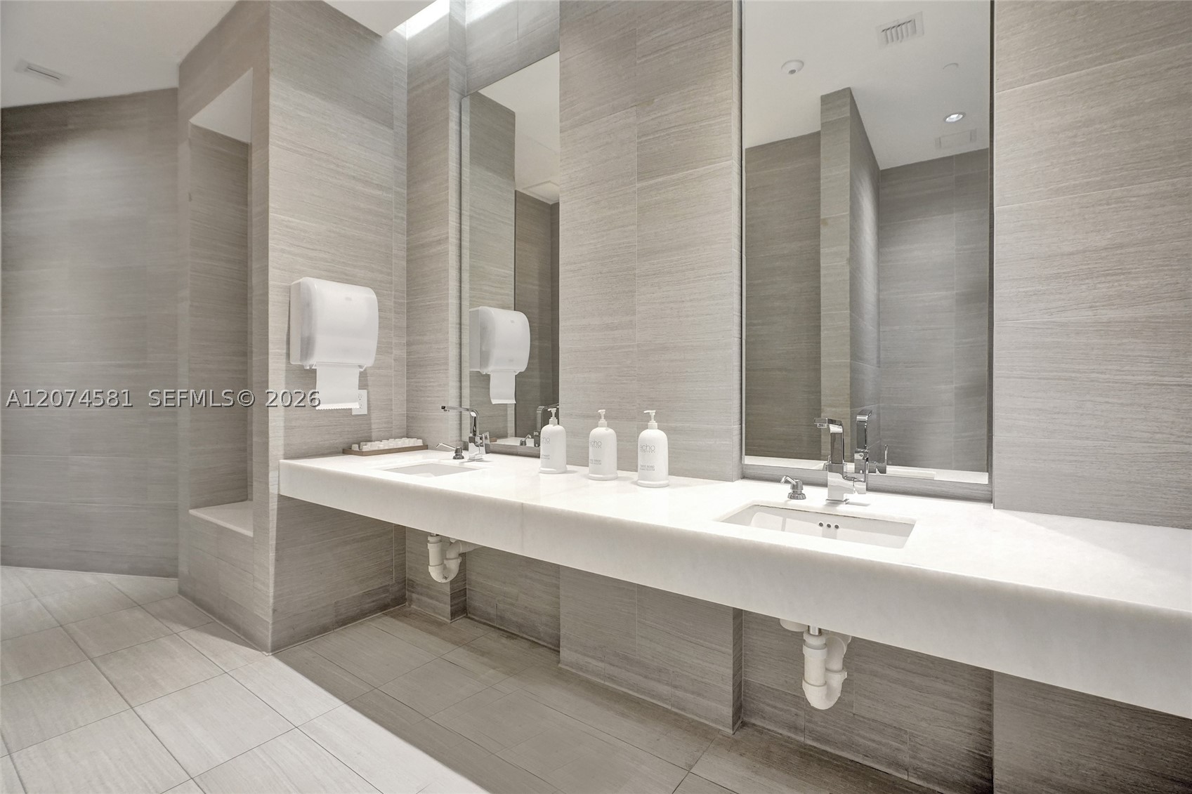 3250 NE 188th St #501 Aventura, FL 33180