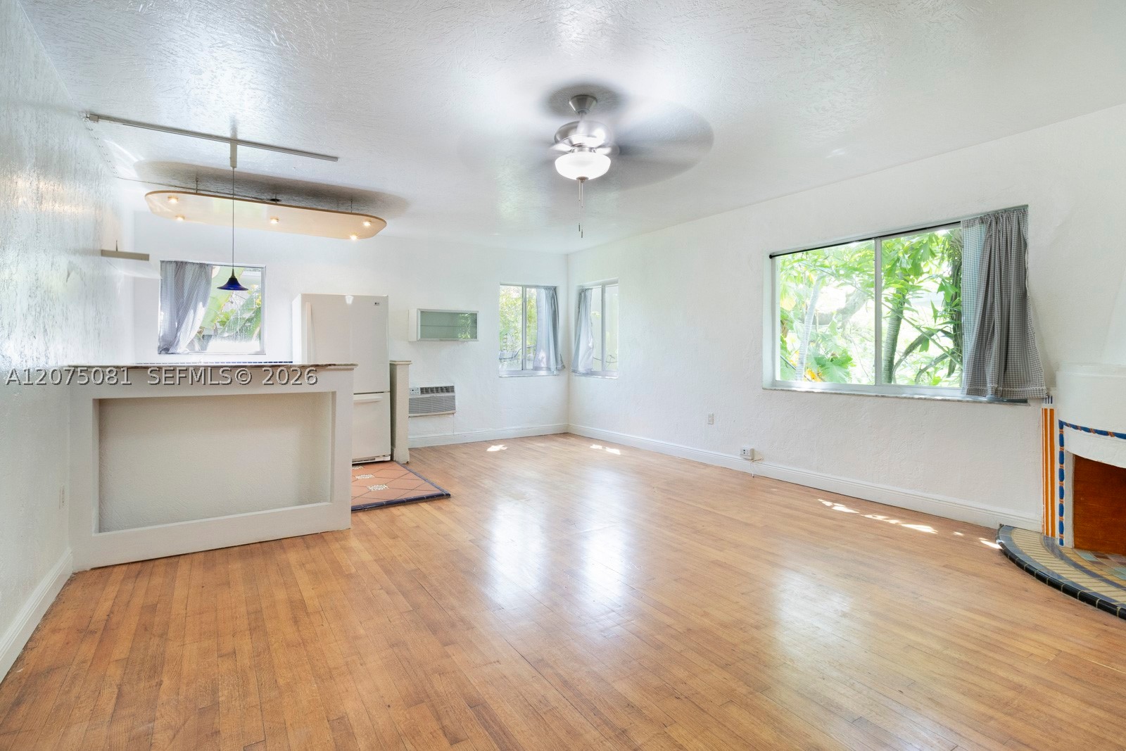 1525 Meridian Ave #209
