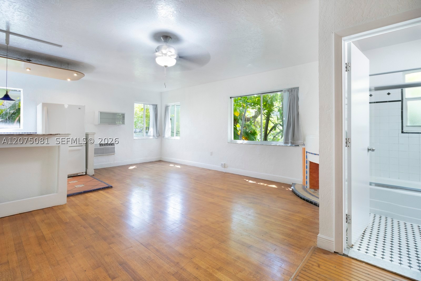 1525 Meridian Ave #209 Miami Beach, FL 33139