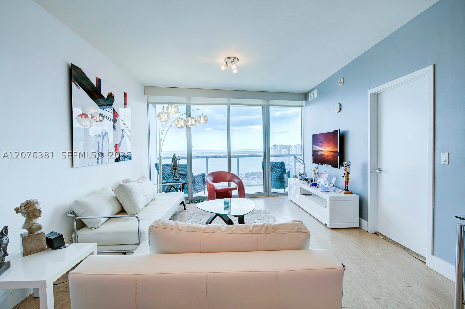 888 Biscayne Blvd #4007