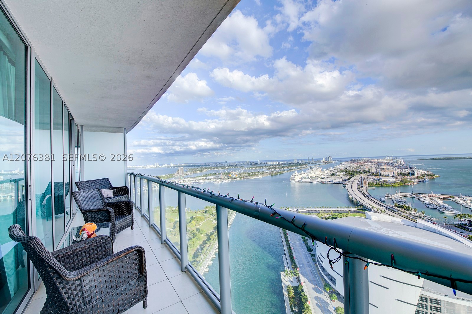 888 Biscayne Blvd #4007 Miami, FL 33132