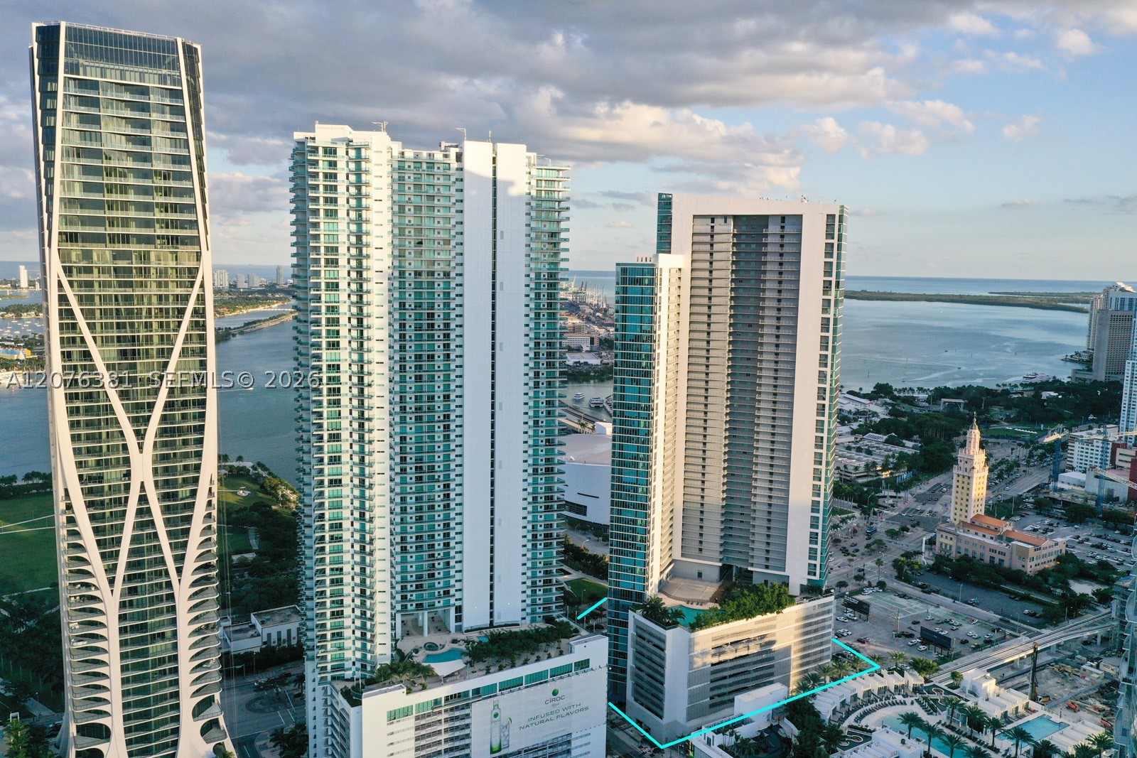 888 Biscayne Blvd #4007 Miami, FL 33132