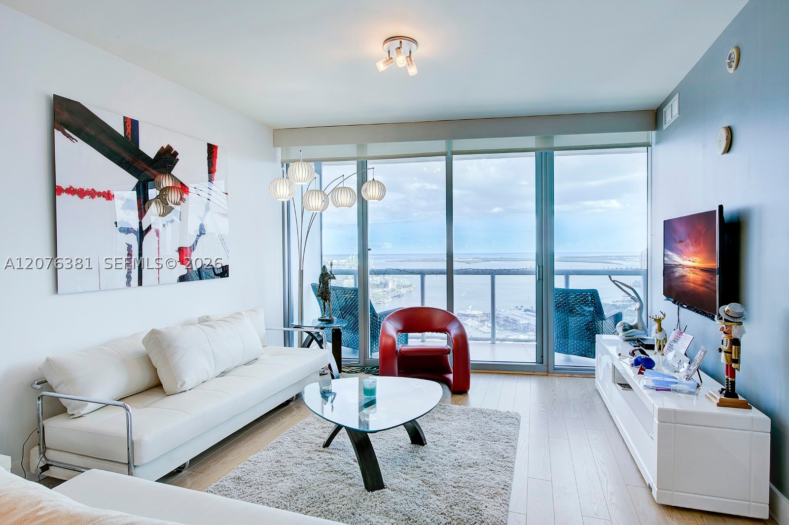 888 Biscayne Blvd #4007 Miami, FL 33132