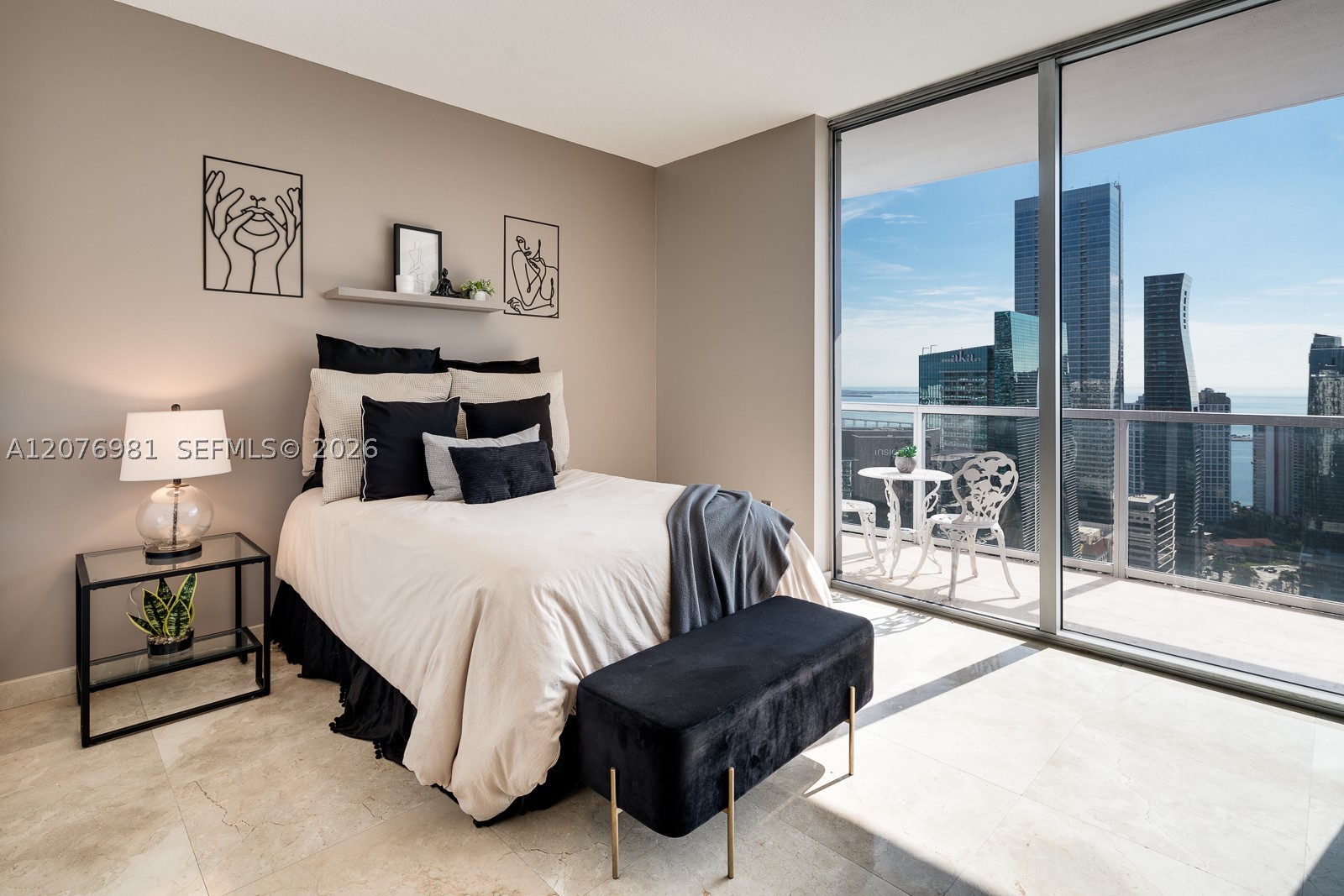 1060 Brickell Ave #4009