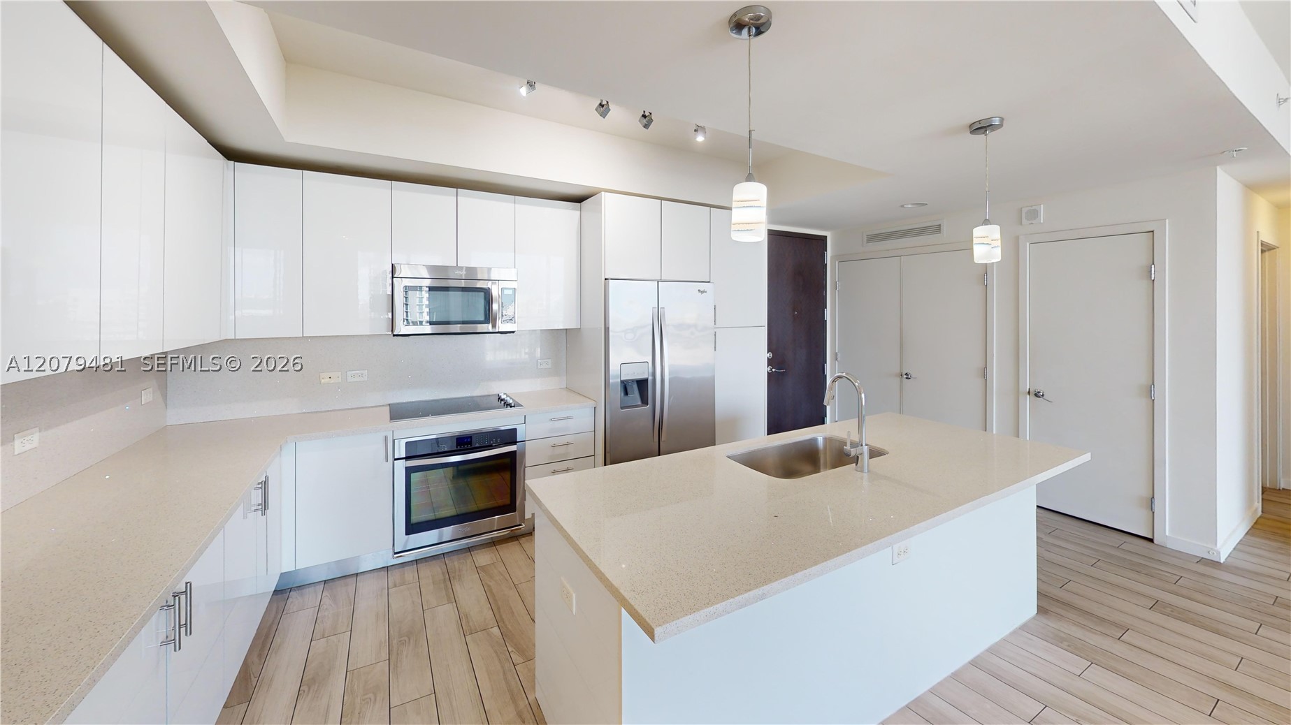 image Nine at Mary Brickell Village12