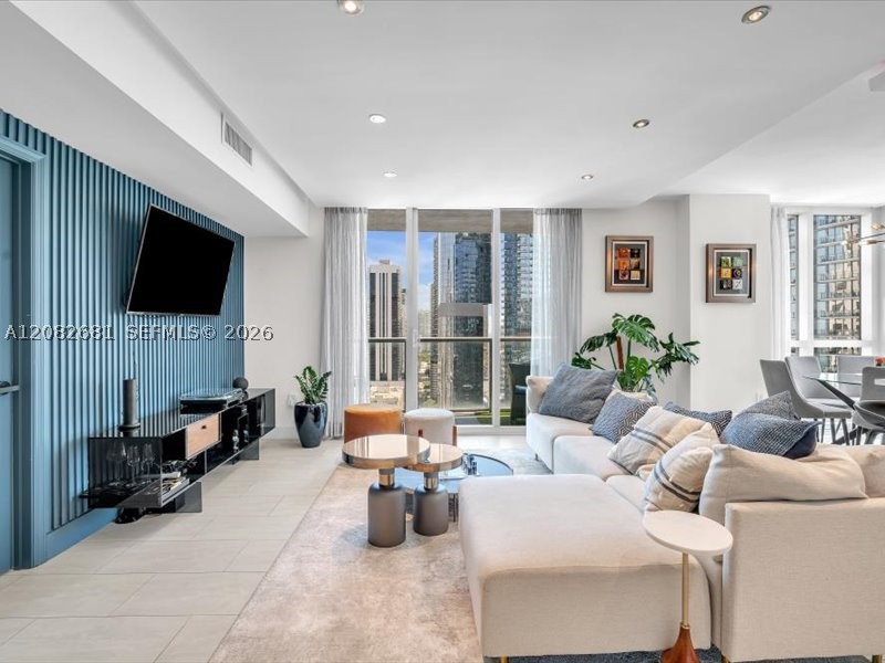 image 500 Brickell West10