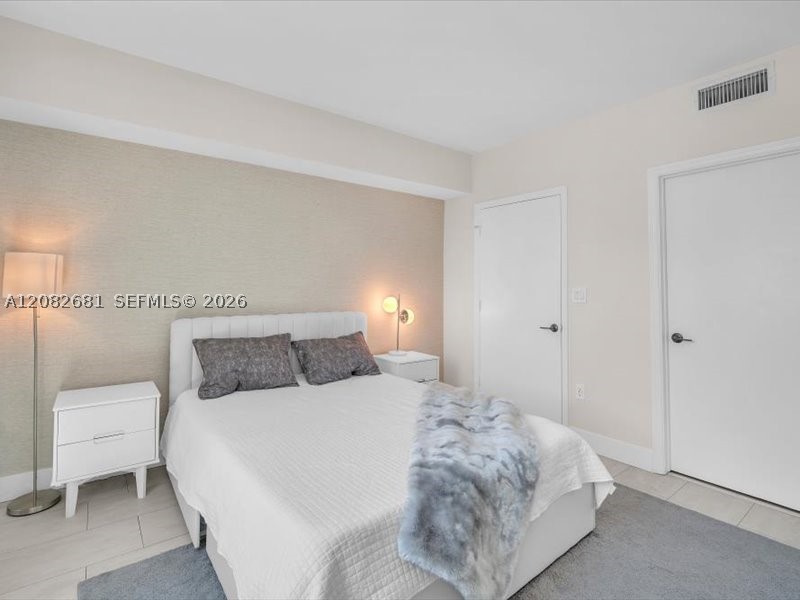 image 500 Brickell West17