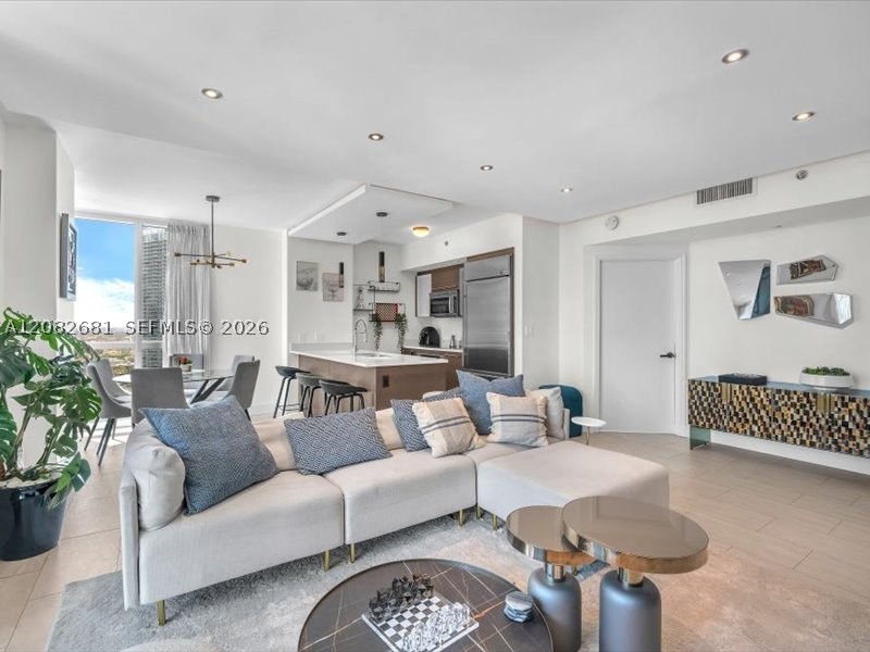 image 500 Brickell West1