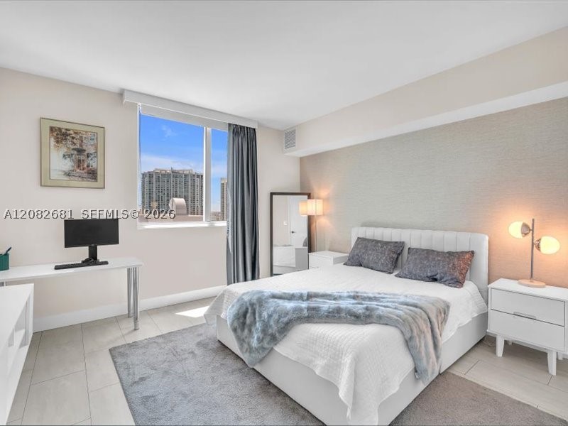 image 500 Brickell West21