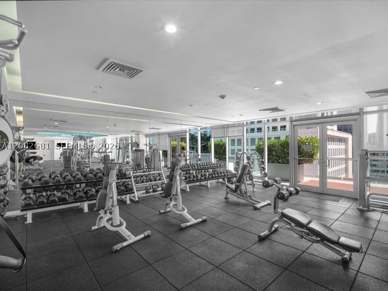 image 500 Brickell West23