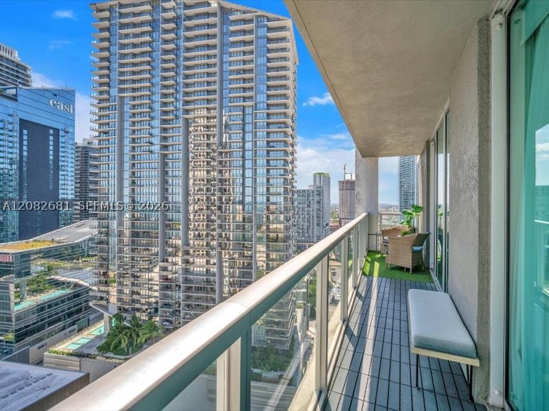 image 500 Brickell West3