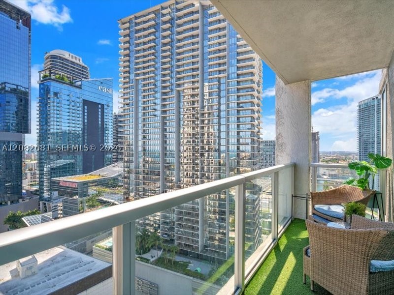 image 500 Brickell West5