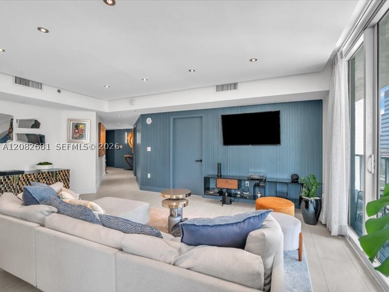image 500 Brickell West7