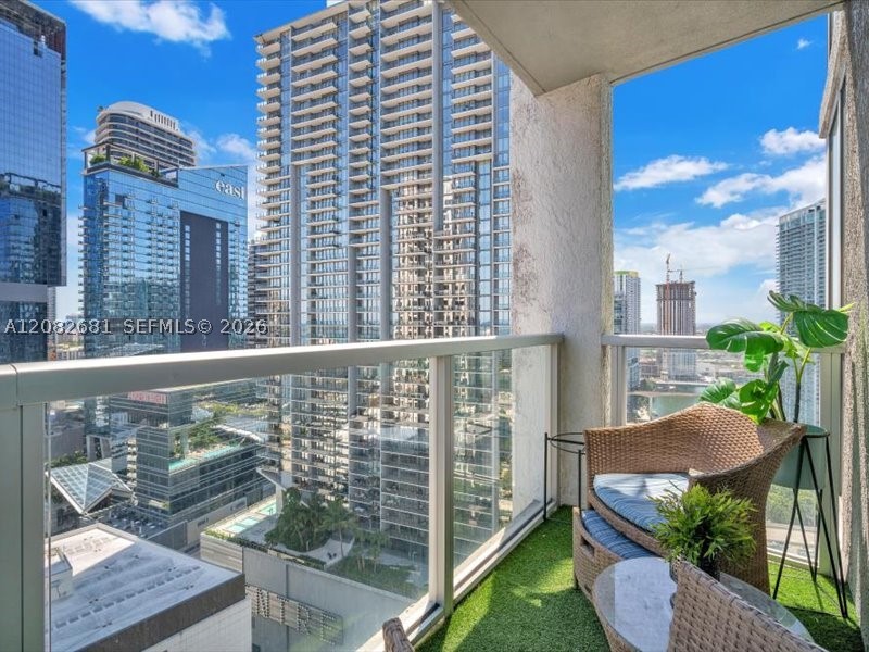 image 500 Brickell West8