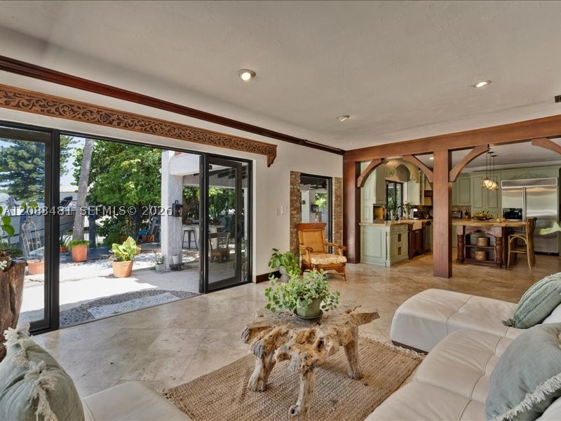 1150 N Biscayne Pt Rd Miami Beach, FL 33141
