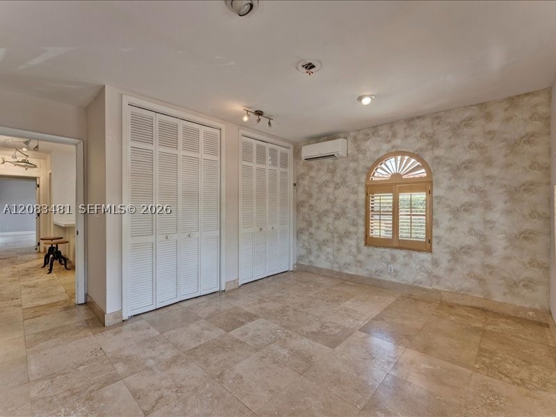 1150 N Biscayne Pt Rd Miami Beach, FL 33141