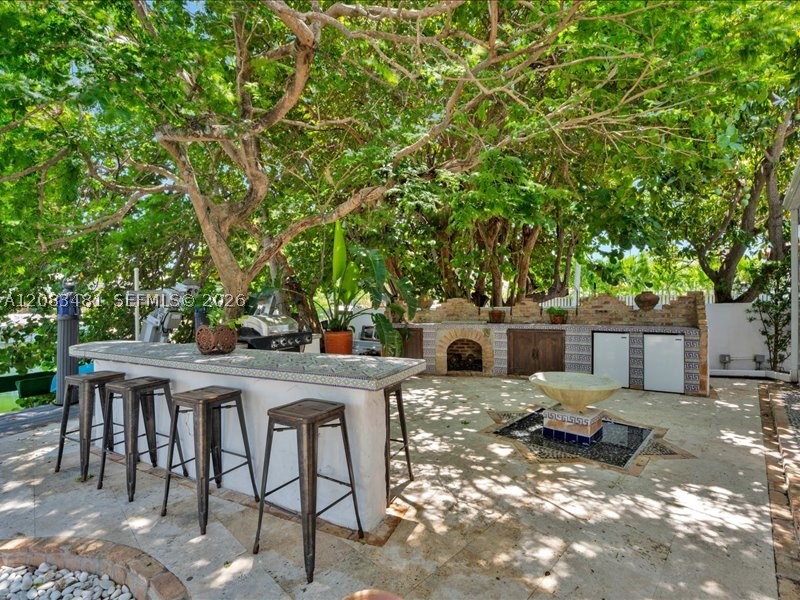 1150 N Biscayne Pt Rd Miami Beach, FL 33141