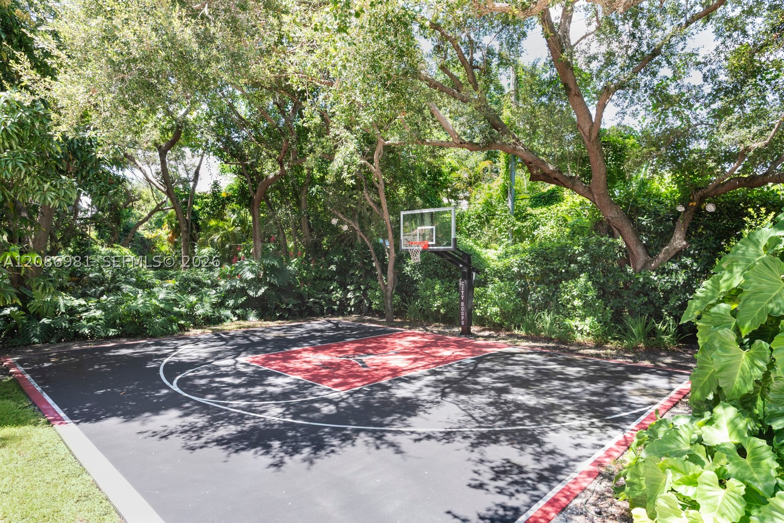 6045 SW 106th St Pinecrest, FL 33156