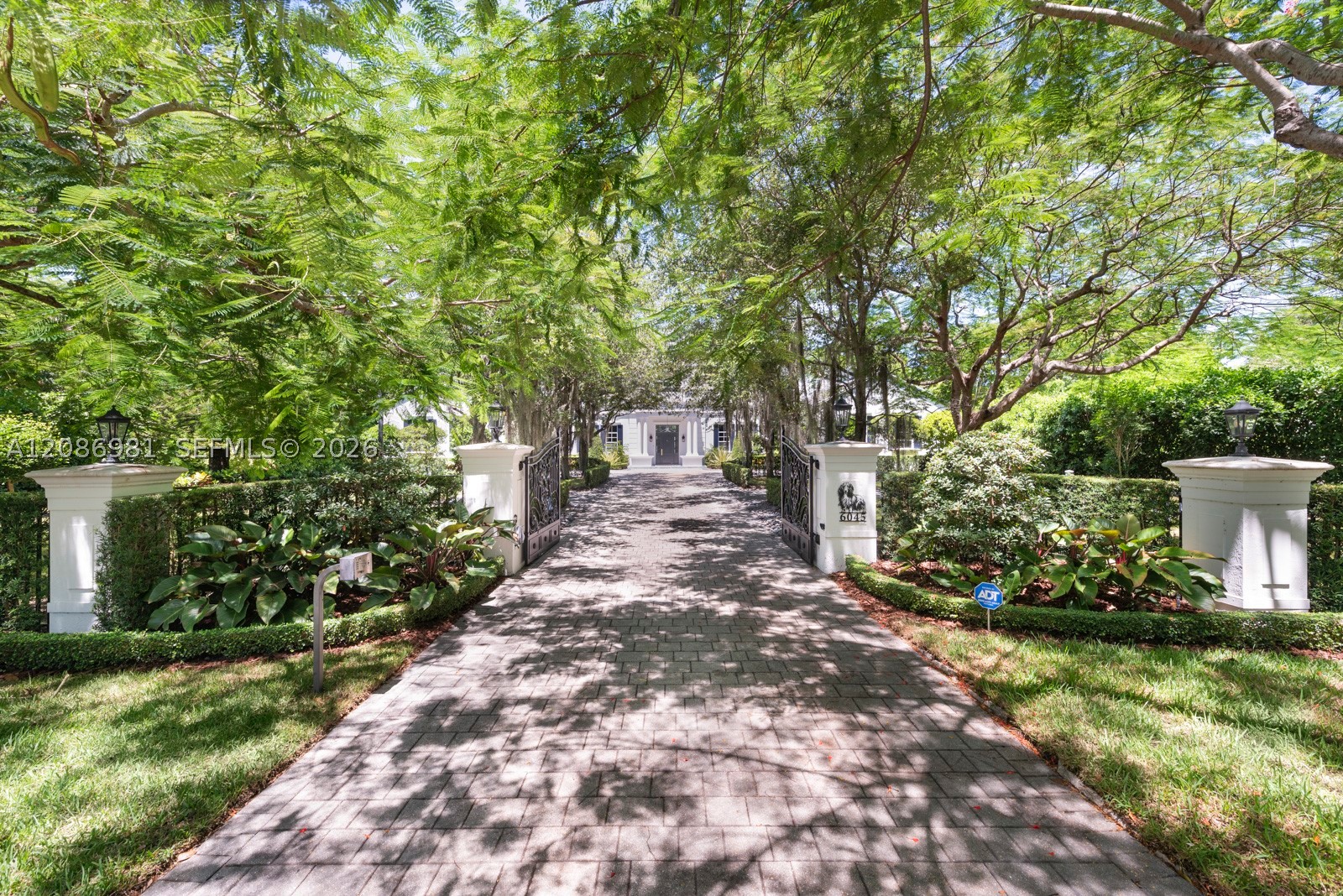 6045 SW 106th St Pinecrest, FL 33156