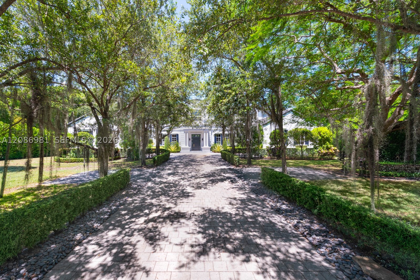 6045 SW 106th St Pinecrest, FL 33156