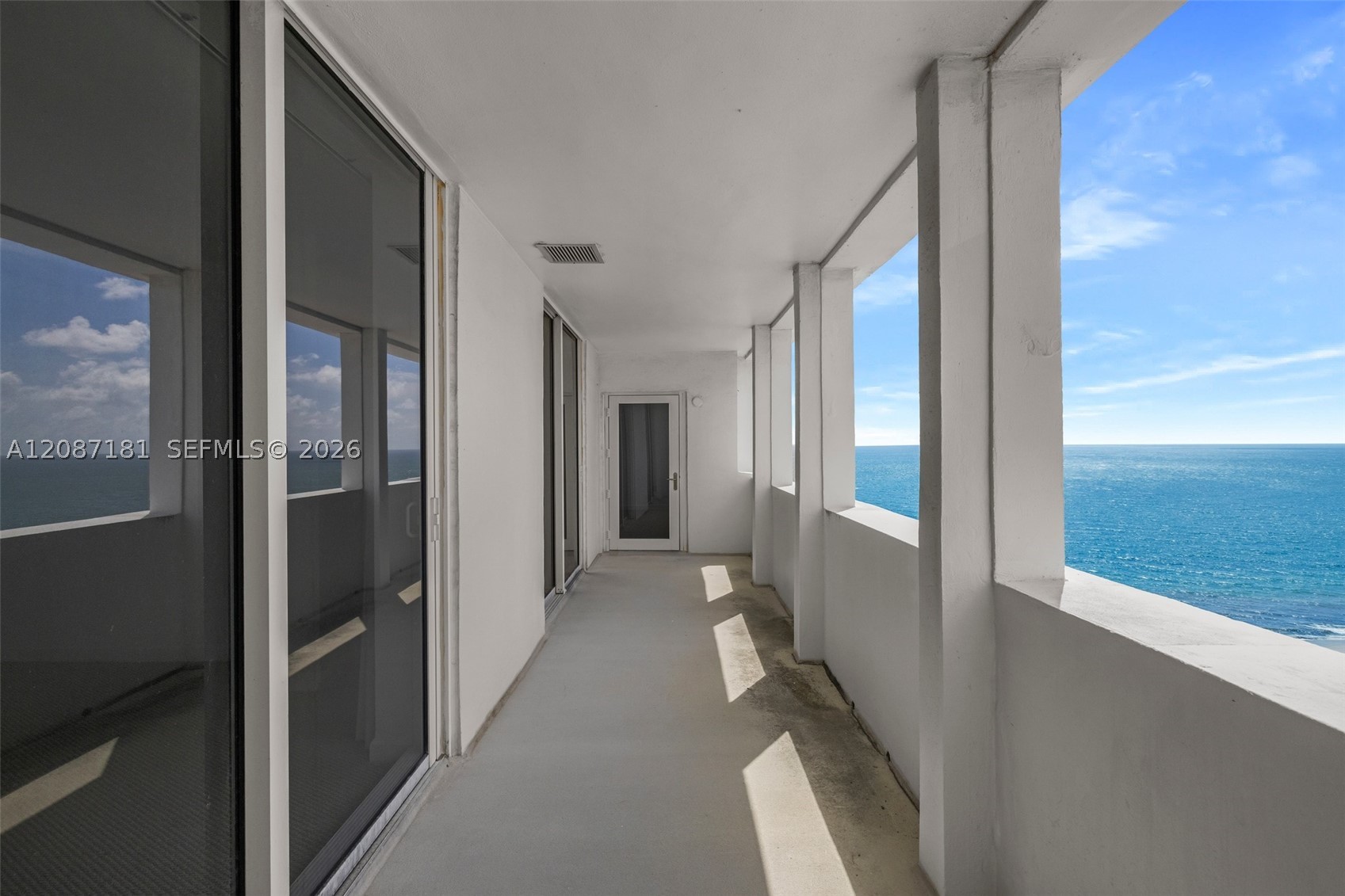 10275 Collins Ave #1511