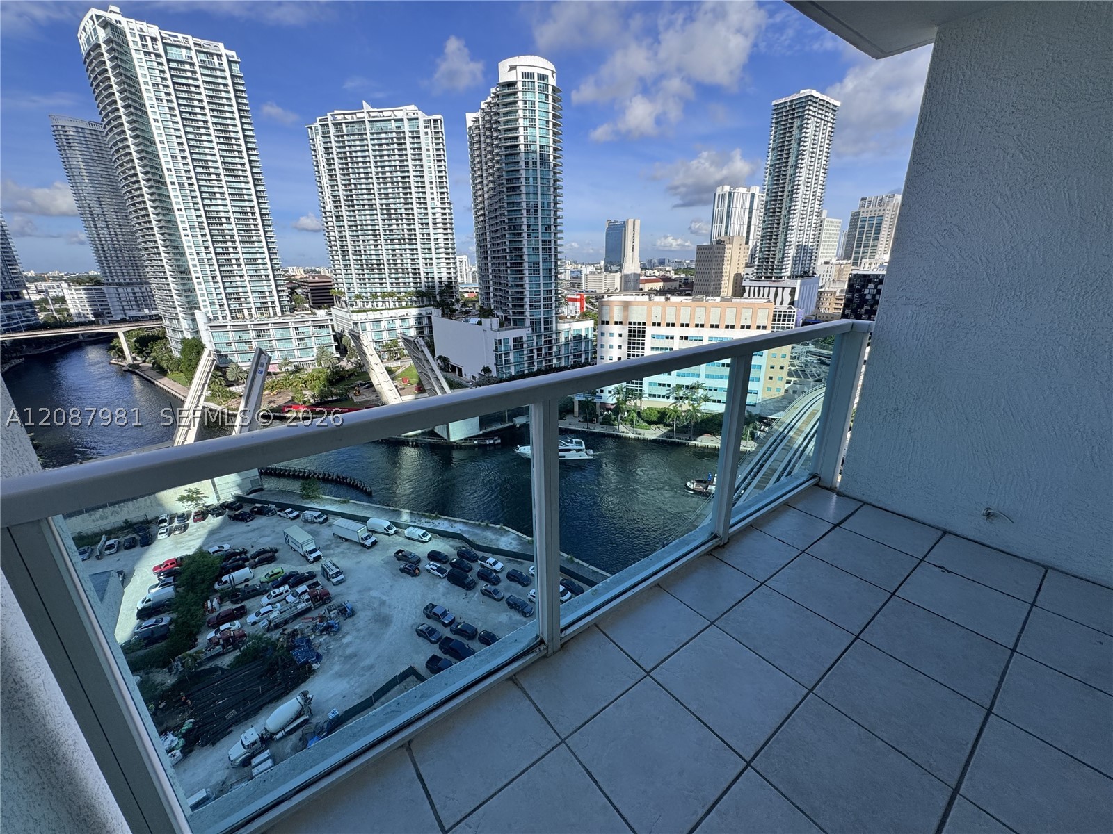 image Brickell on the River North21