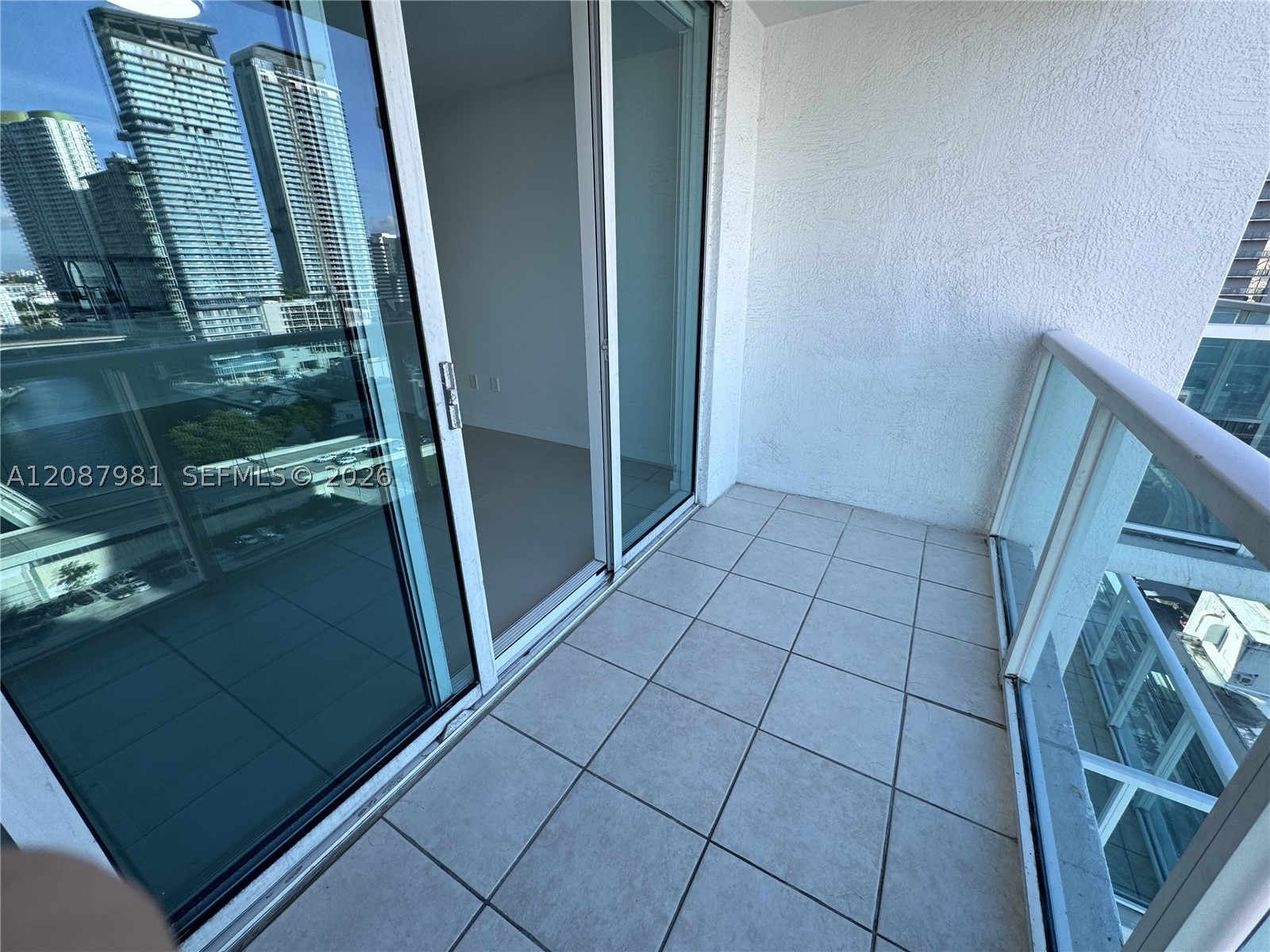 image Brickell on the River North26